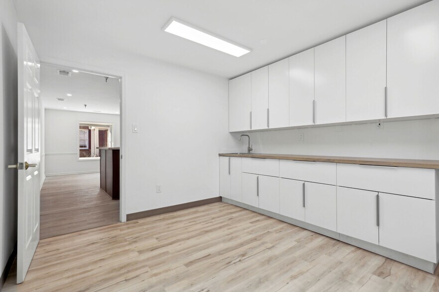 More Photos Of 731 Walker Rd, Great Falls Medical For Sale