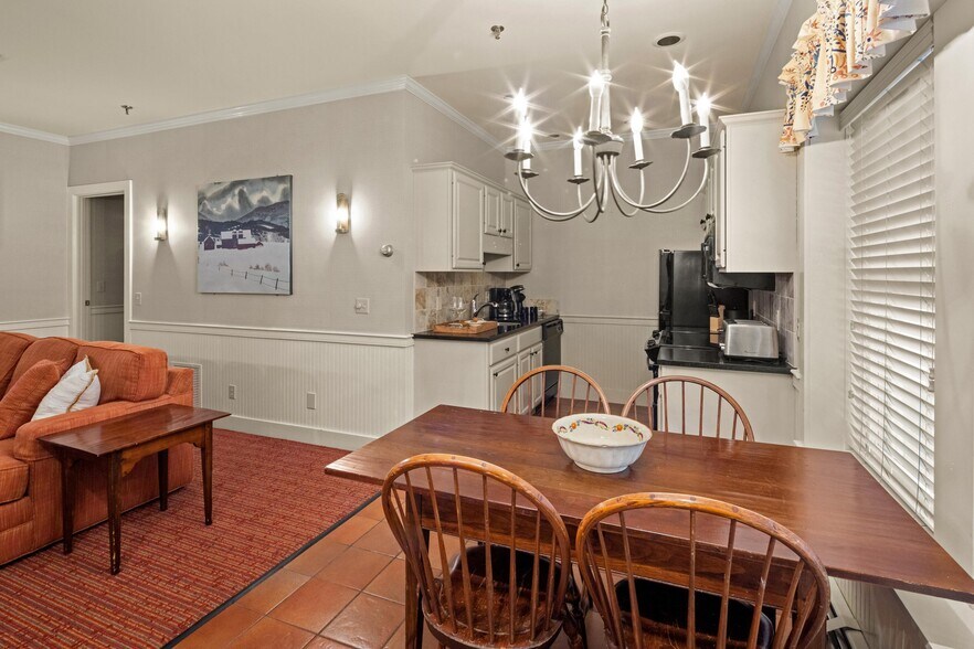 More Photos Of 18 Main St, Stowe Hotel For Sale