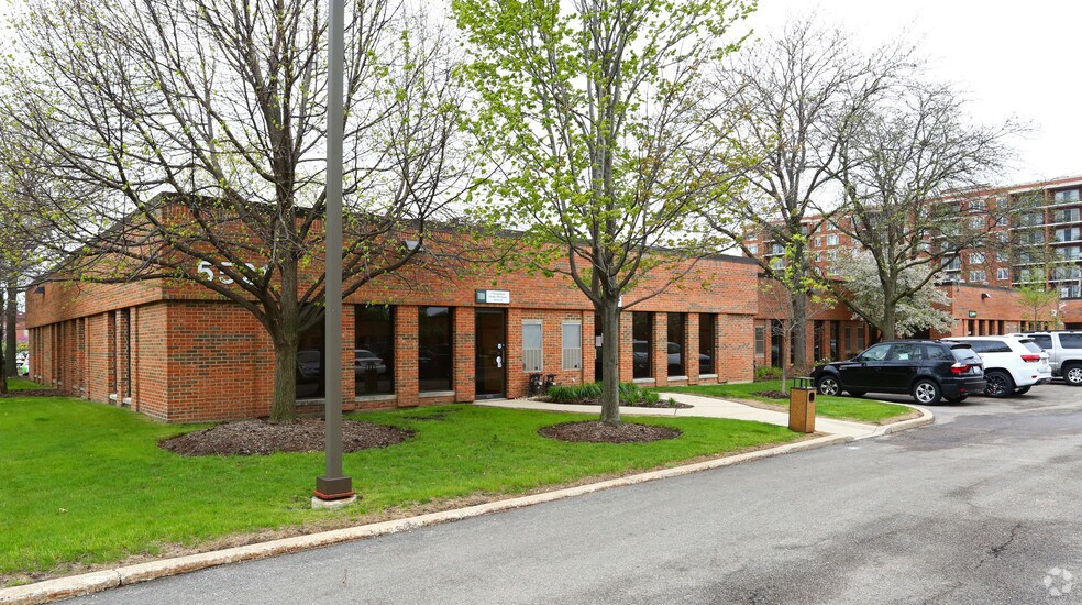 More Photos Of 5521 N Cumberland Ave, Chicago Office For Lease