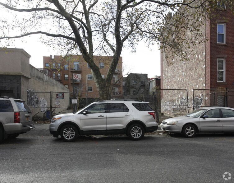 More Photos Of 466 Lafayette Ave, Brooklyn Land For Sale