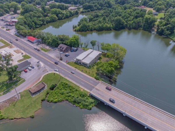 More Photos Of 410 Dinah Shore Blvd, Winchester Office Residential For Sale