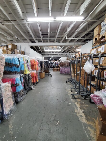 More Photos Of 1525 E 25th St, Los Angeles Manufacturing For Sale