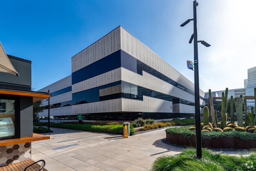 More Photos Of 300 N Pacific Coast Hwy, El Segundo Unknown For Lease