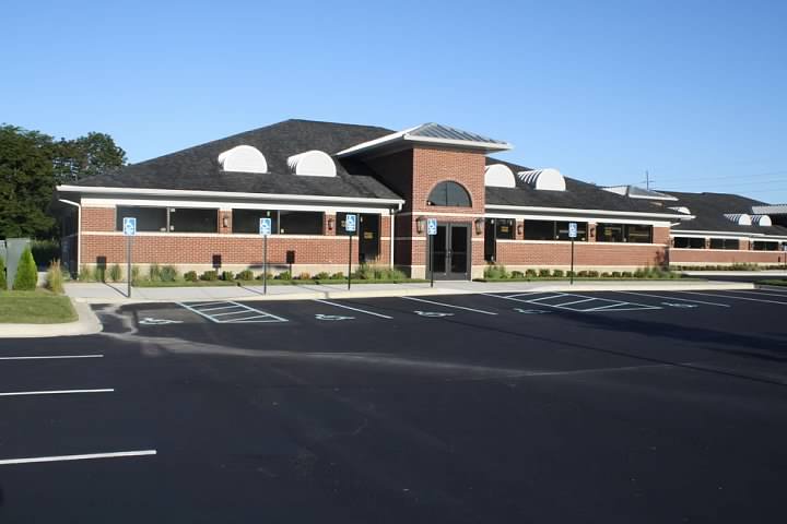 More Photos Of 6525 W Maple Rd, West Bloomfield Medical For Lease