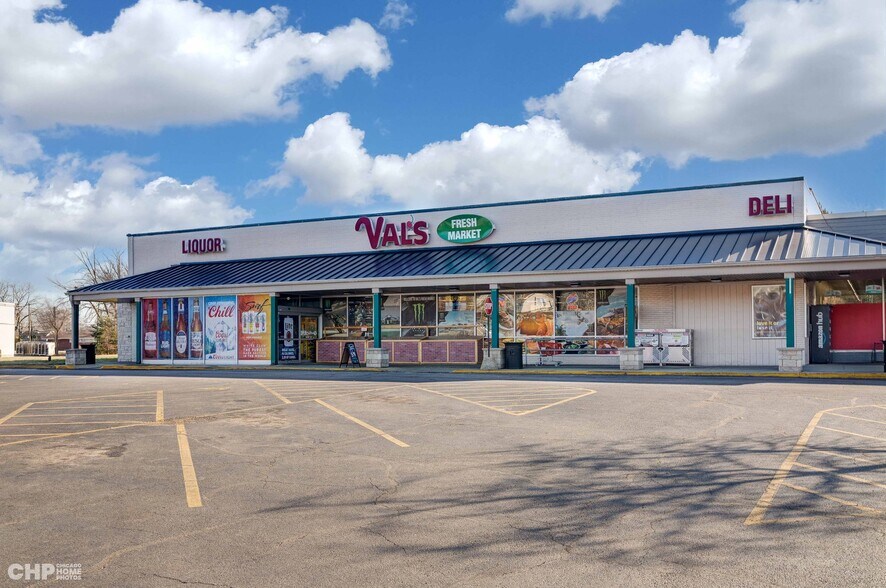 More Photos Of 65 E Grand Ave, Fox Lake Unknown For Lease