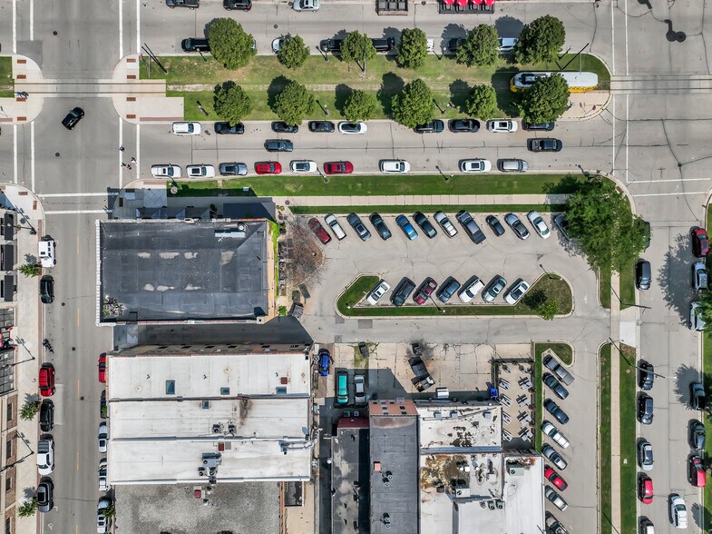 More Photos Of 5611 6th Ave, Kenosha Restaurant For Sale