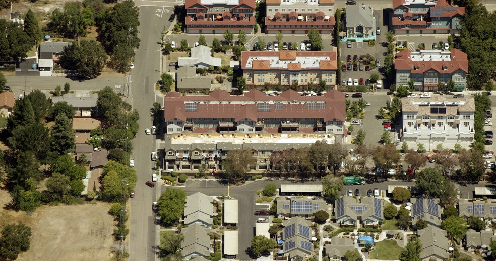 More Photos Of 220 Windsor River Rd, Windsor Apartments For Sale