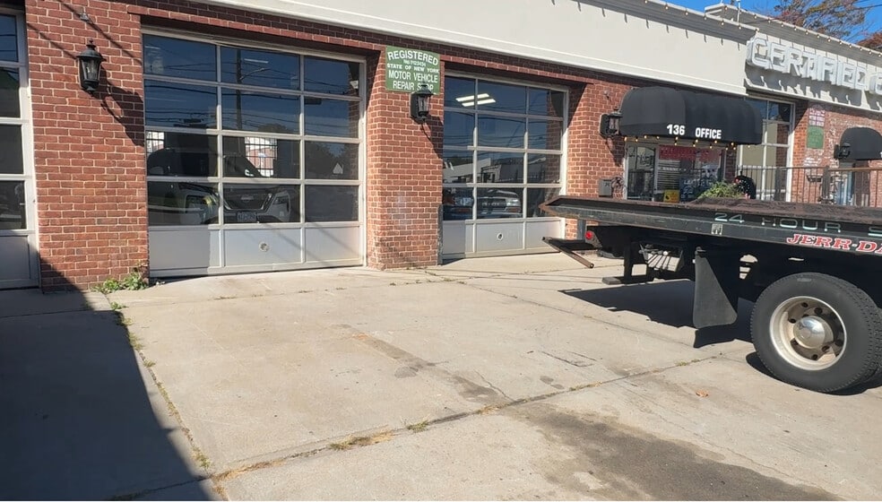 More Photos Of 132-136 S Long Beach Rd, Rockville Centre Auto Repair For Lease