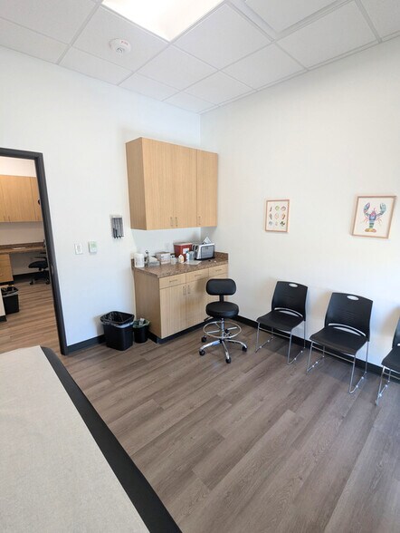 More Photos Of 450 Standridge Blvd, Anna Medical For Lease