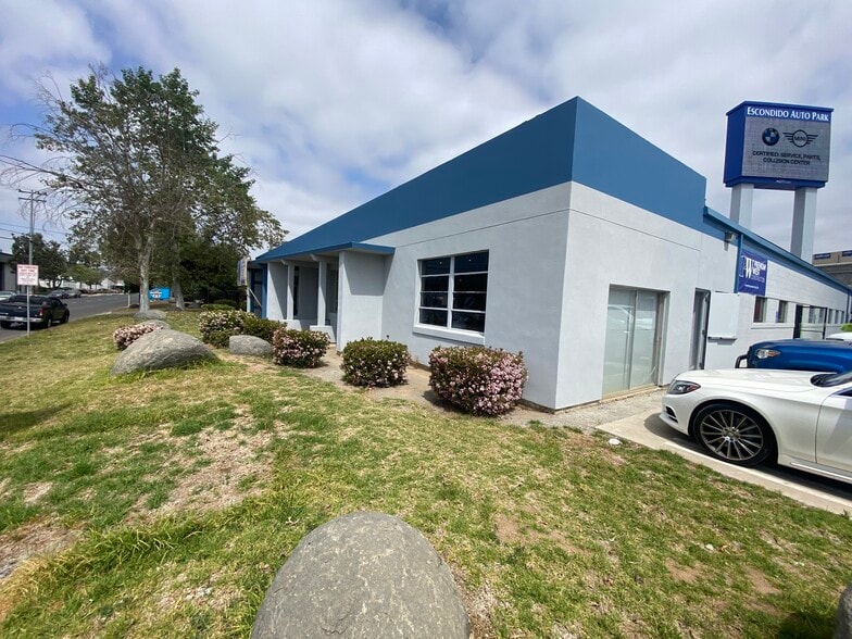 More Photos Of 1130 Simpson Way, Escondido Unknown For Lease