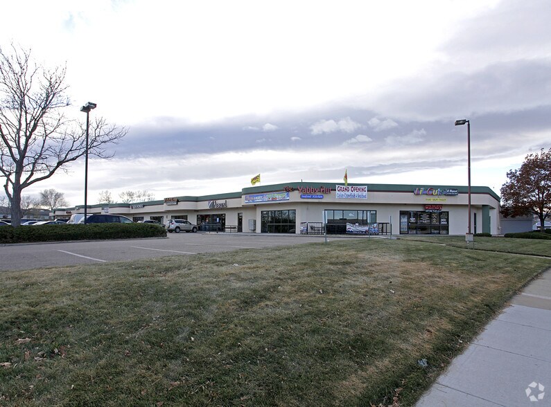 More Photos Of 3355 S Yarrow St, Lakewood Storefront For Lease