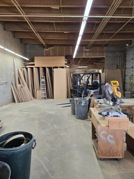 More Photos Of 9906-9924 Canoga Ave, Chatsworth Warehouse For Lease