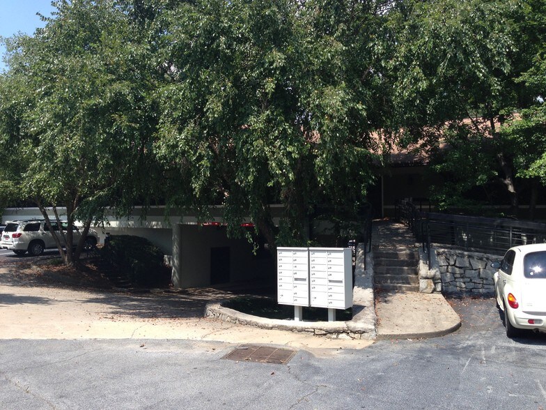 More Photos Of 3680 N Peachtree Rd, Chamblee Loft Creative Space For Lease
