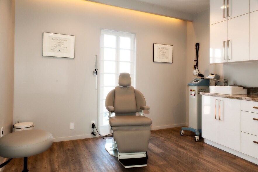 More Photos Of 450 S Beverly Dr, Beverly Hills Office For Lease