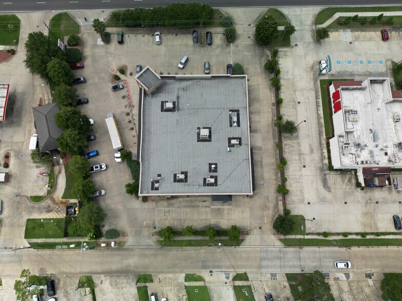 More Photos Of 4601 Veterans Memorial Blvd, Metairie Service Station For Sale