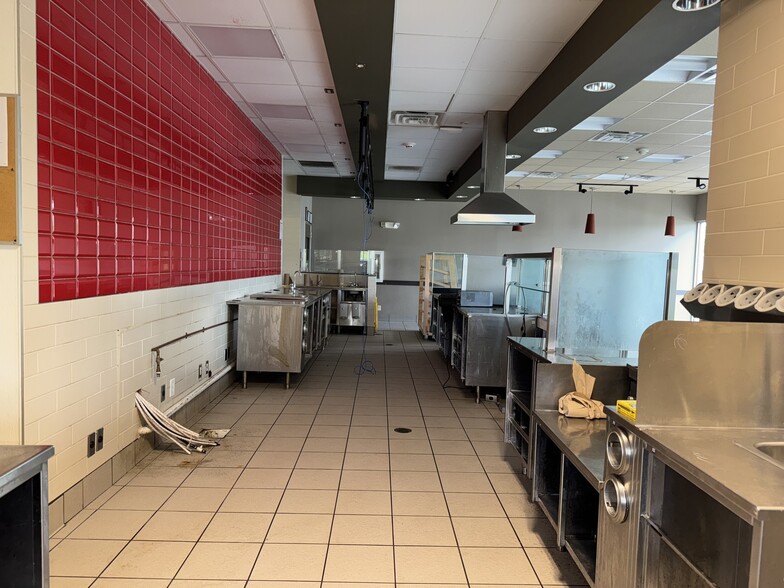 More Photos Of 3941 Broadway St, Cheektowaga Freestanding For Sale