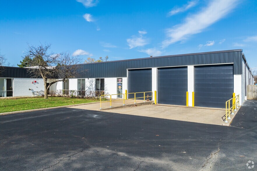 More Photos Of 330 E Route 22, Lake Zurich Warehouse For Lease