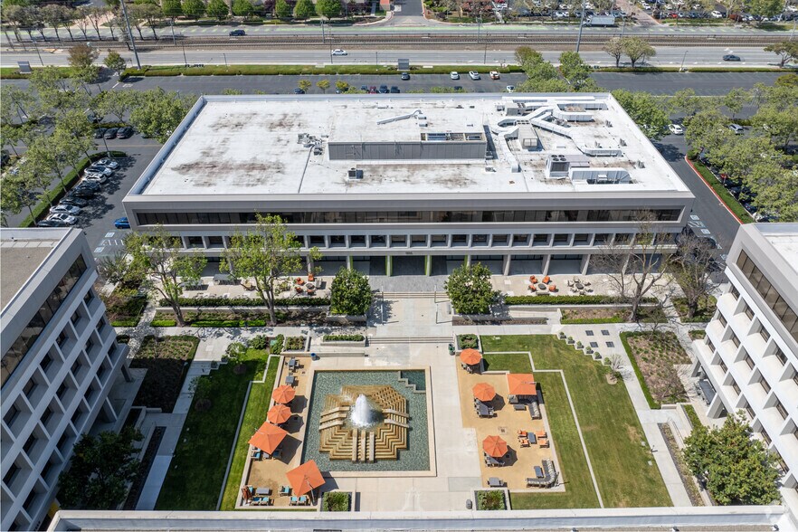 More Photos Of 2560 N 1st St, San Jose Loft Creative Space For Lease