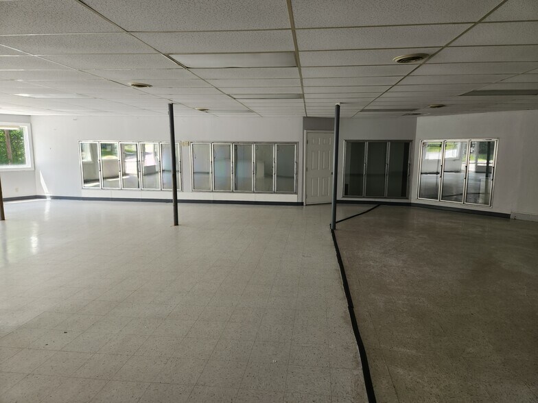 More Photos Of 92 Pine St, Laconia Convenience Store For Sale