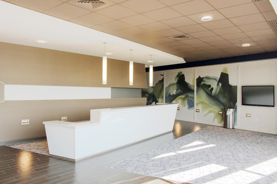 More Photos Of 18020 Burt St, Elkhorn Office For Lease