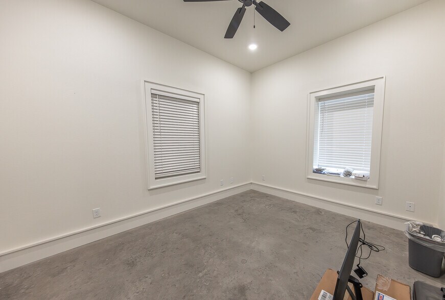 More Photos Of 9006 County Road 6820, Lubbock Warehouse For Lease
