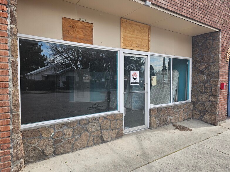 More Photos Of 917 E Main St, Klamath Falls Flex For Sale