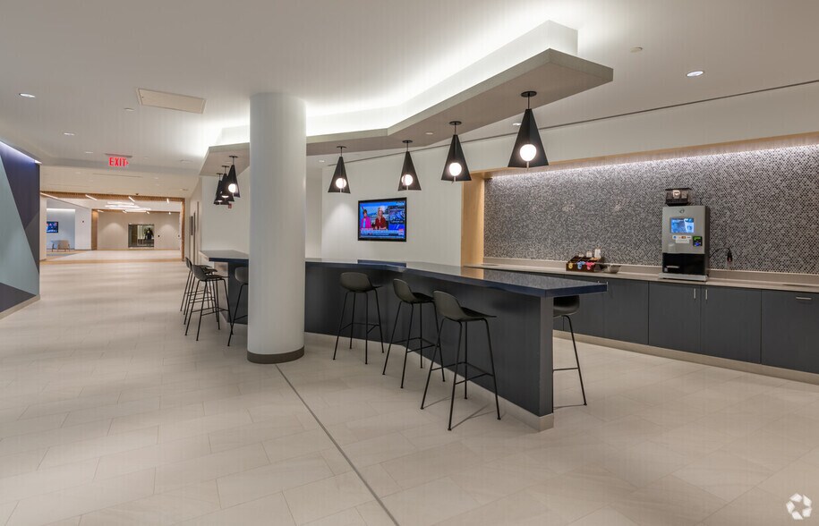 More Photos Of 135 Santilli Hwy, Everett Office For Lease