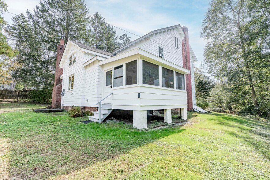 More Photos Of 2811 NY-82, Pleasant Valley Manufacturing For Sale