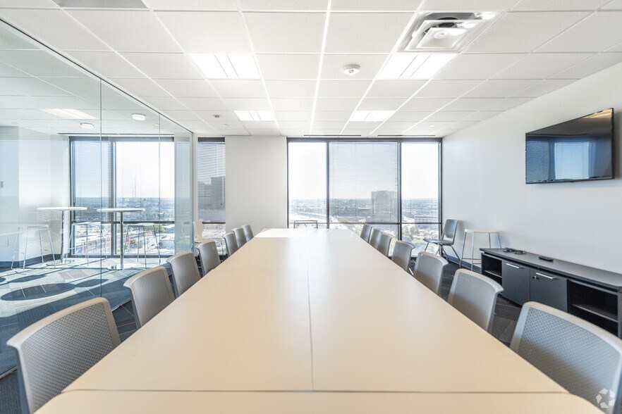 More Photos Of 2323 Bryan St, Dallas Office For Lease