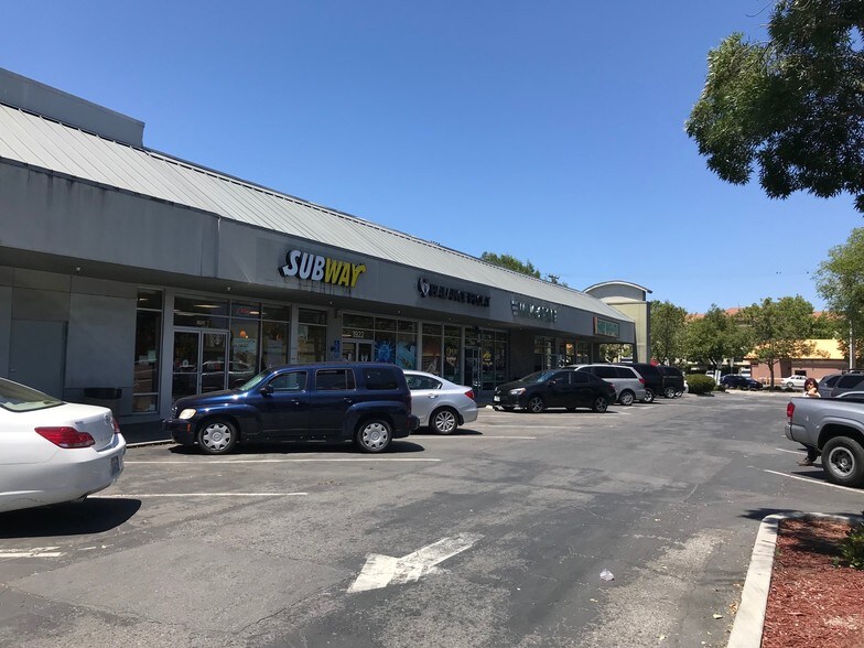 More Photos Of 1900-1950 El Camino Real, Redwood City Freestanding For Lease