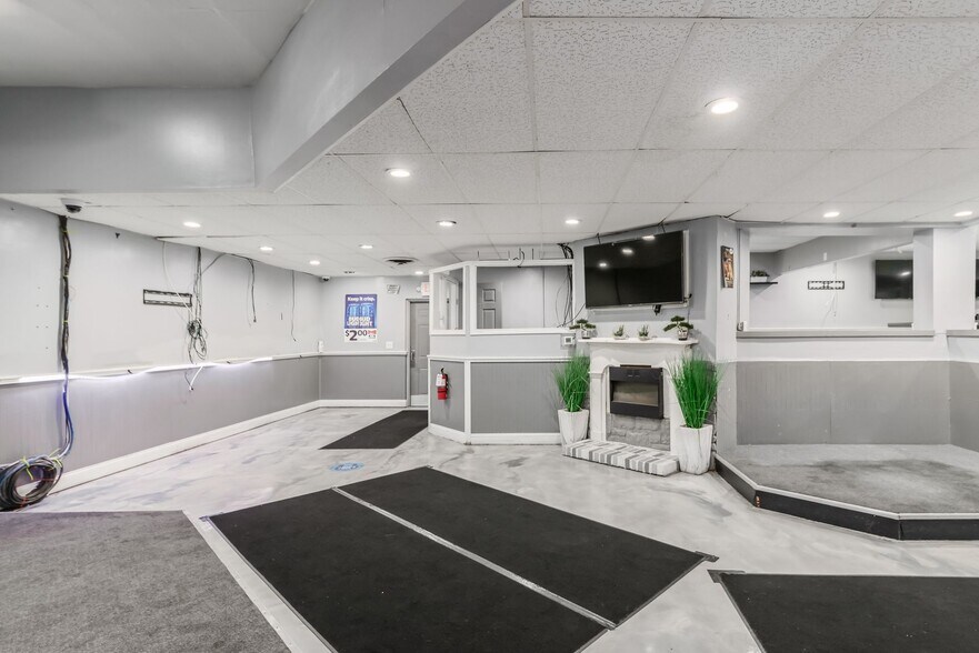 More Photos Of 1662 W Mound St, Columbus Restaurant For Sale