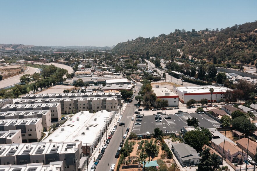 More Photos Of 1801 Blake Ave, Los Angeles Flex For Sale