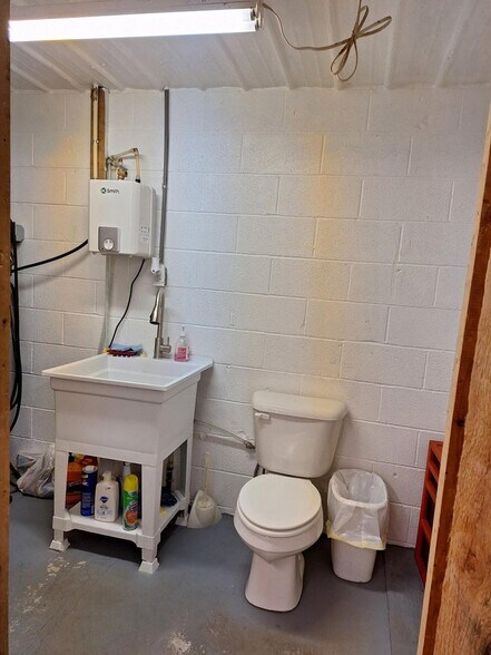 More Photos Of 515 Southern Hwy, Pine Knot Mixed Retail For Sale