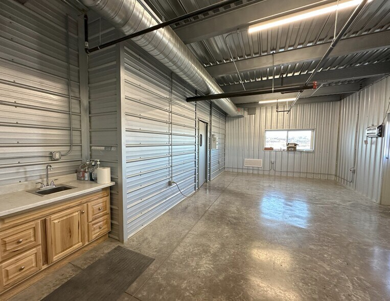 More Photos Of 18668 B50 Rd, Delta Distribution For Lease