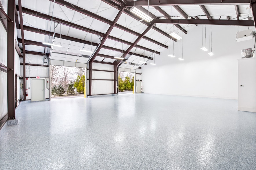 More Photos Of 77 Queens Ln, East Hampton Light Distribution For Lease