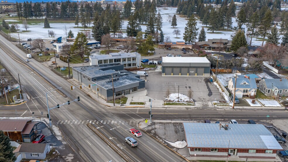 More Photos Of 115 1/2 W Wyoming St, Kalispell Showroom For Lease