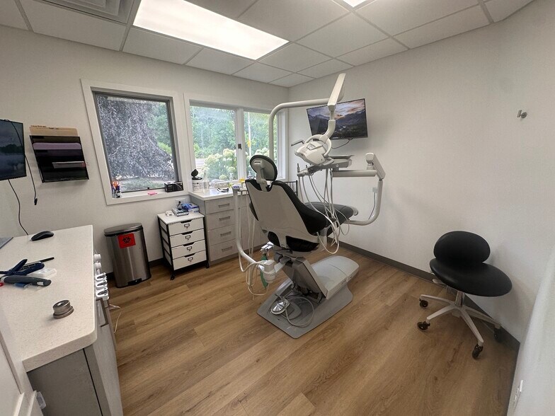 More Photos Of 1621 44th St SW, Grand Rapids Medical For Sale