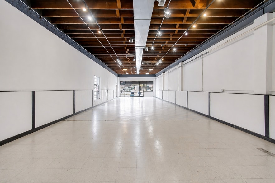 More Photos Of 3426 W Diversey Ave, Chicago Storefront For Lease