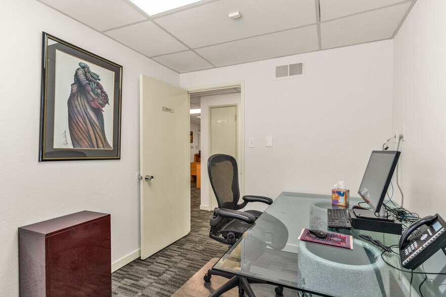 More Photos Of 7930 MacArthur Blvd, Oakland Medical For Sale