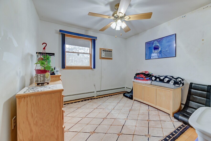 More Photos Of 160 Creamery Rd, Greenville Restaurant For Sale