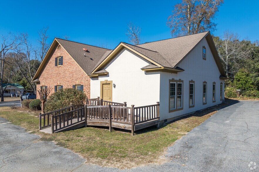 More Photos Of 501 Griffin Ave, Eastman Office For Sale