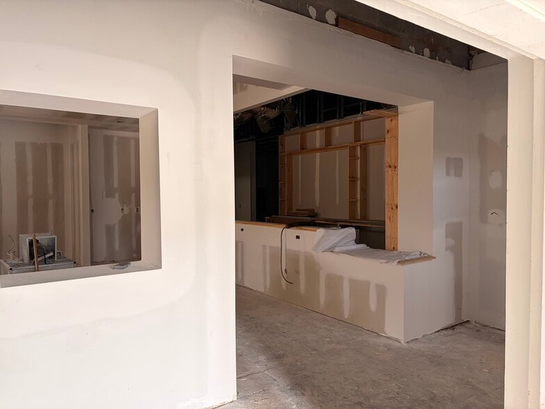 More Photos Of 7820 Holcomb Bridge Rd, Peachtree Corners General Retail For Sale