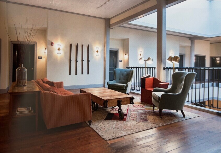 More Photos Of 297 North St, Pittsfield Hotel For Sale