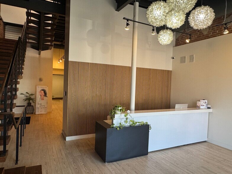 More Photos Of 486 S Broadway, Denver Storefront For Lease