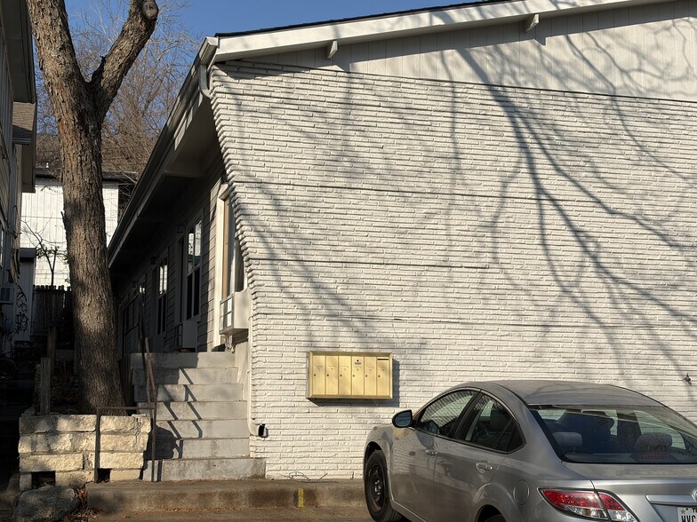 More Photos Of 2802 Whitis Ave, Austin Apartments For Sale