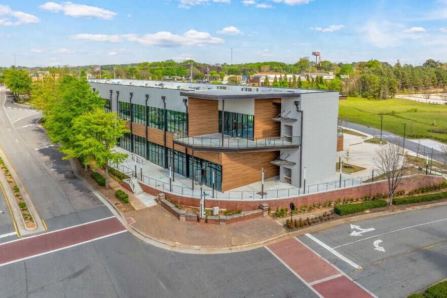 More Photos Of 458 Northolt Pky, Suwanee General Retail For Lease