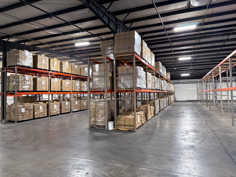 More Photos Of 1090 Shamrock Ave, Landrum Distribution For Sale