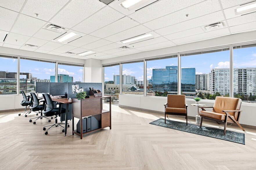 More Photos Of 100 York Blvd, Richmond Hill Medical For Lease
