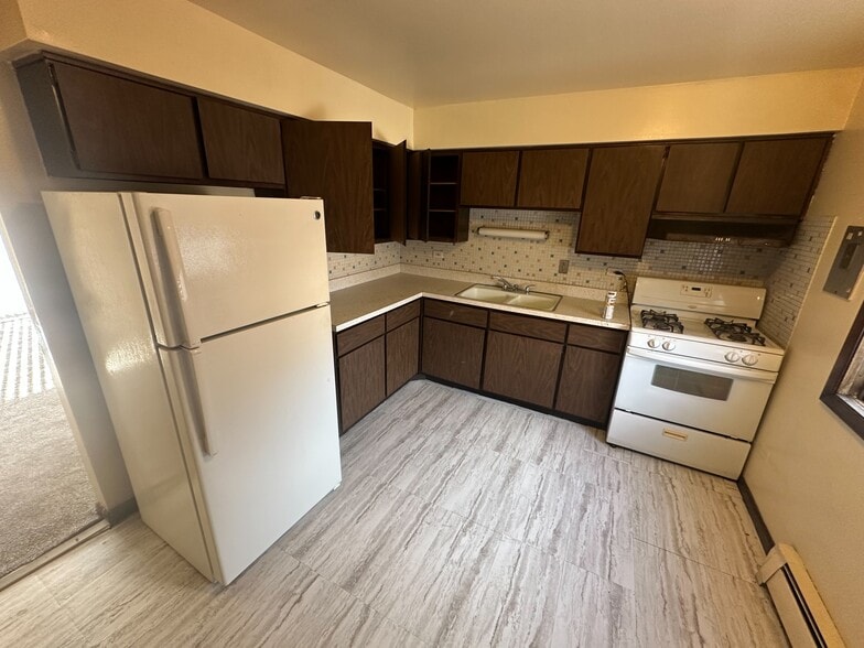More Photos Of 13039 Wood St, Blue Island Apartments For Sale