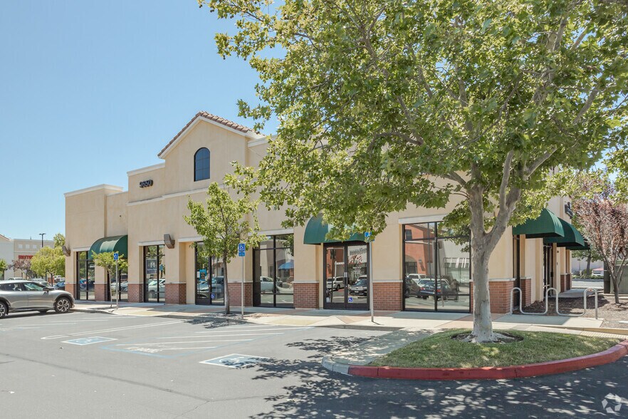 More Photos Of 9650 Fairway Dr, Roseville Freestanding For Lease